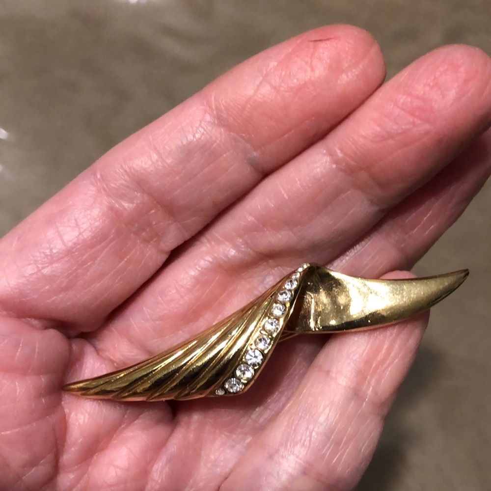 Beautiful Vintage Pin - Picture 2 of 3